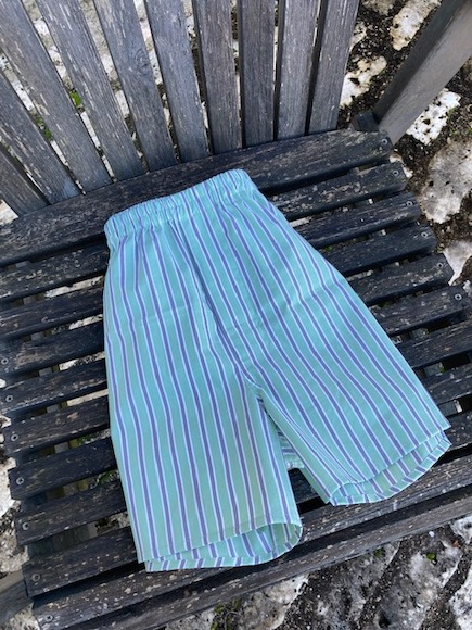 Jules caleçon rayé vert à plat chaise 1:25